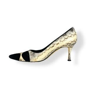 Manolo Blahnik Python Snakeskin & Suede Cutout Pumps Pointed Toe 39 Kitten Heel